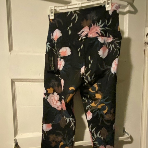 NWT! NEW Onzie high rise floral print midi legging workout pant - Picture 10 of 13